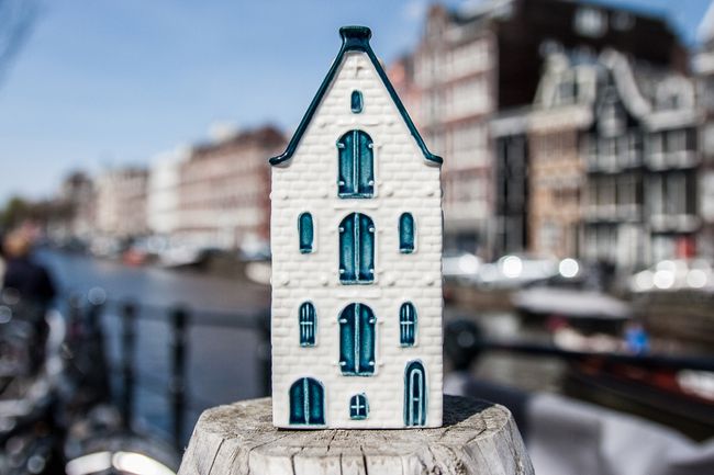 Les maisons bleues de Delft de KLM à Amsterdam