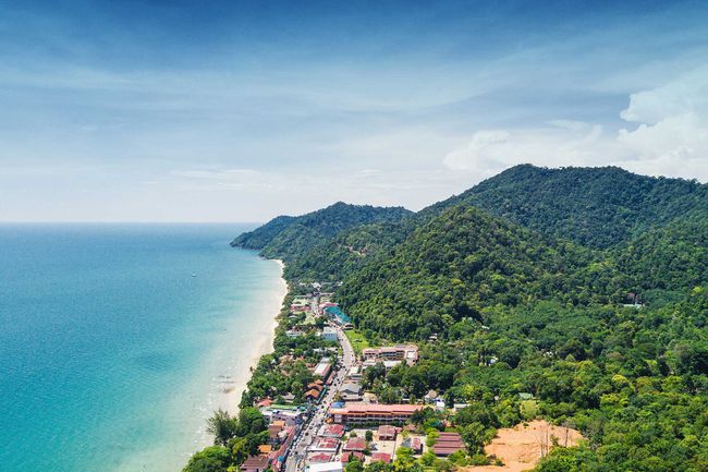 Thaïlande, Koh Chang, panorama aérien de la belle île, plage de sable blanc