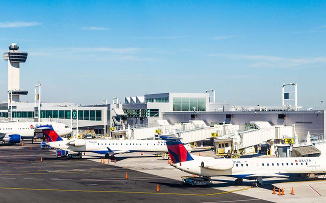 Avions Delta Terminal 4 de l'aéroport JFK de New York City