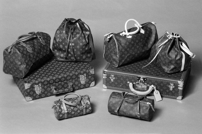 Maroquinerie Louis Vuitton contrefaite le 18 novembre 1981 à Paris, France.