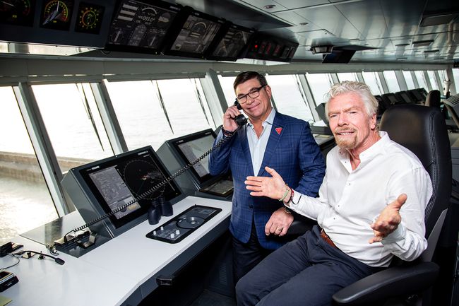 Richard Branson avec Tom McAlpin, PDG de Virgin Voyages, à bord du nouveau bateau de croisière Scarlet Lady Virgin Voyages.  21 février 2020.