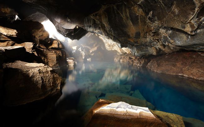 Grotte de Jon et Ygrittes, Grjotagja, Islande
