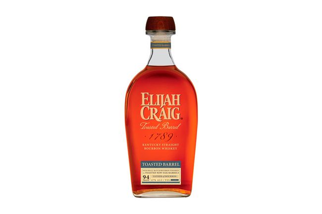 Une bouteille de Elijah Craig Toasted Barrel Bourbon