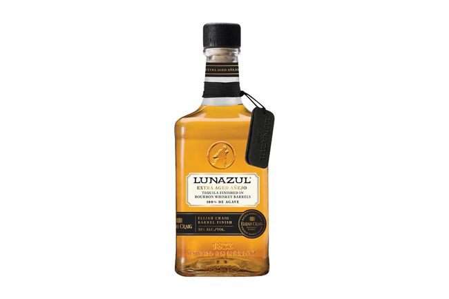 Une bouteille de tequila Lunazul Extra Añejo