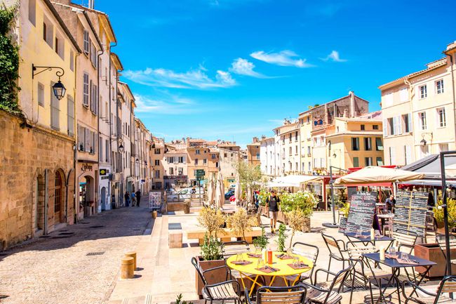 Tables de café à Aix-en-Provence, France