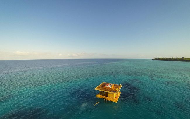 Chambre d'hôtel sous-marine au Manta Resort Pemba Island