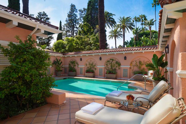 La piscine privée du Beverly Hills Hotel and Bungalows