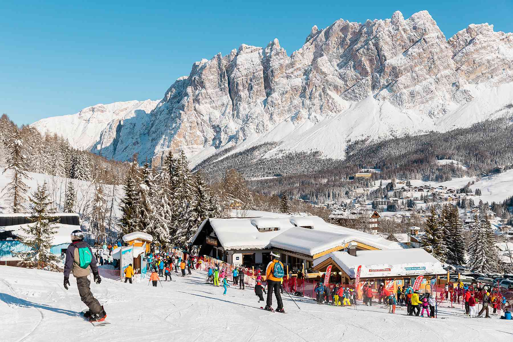 Skier à Cortina d'Ampezzo