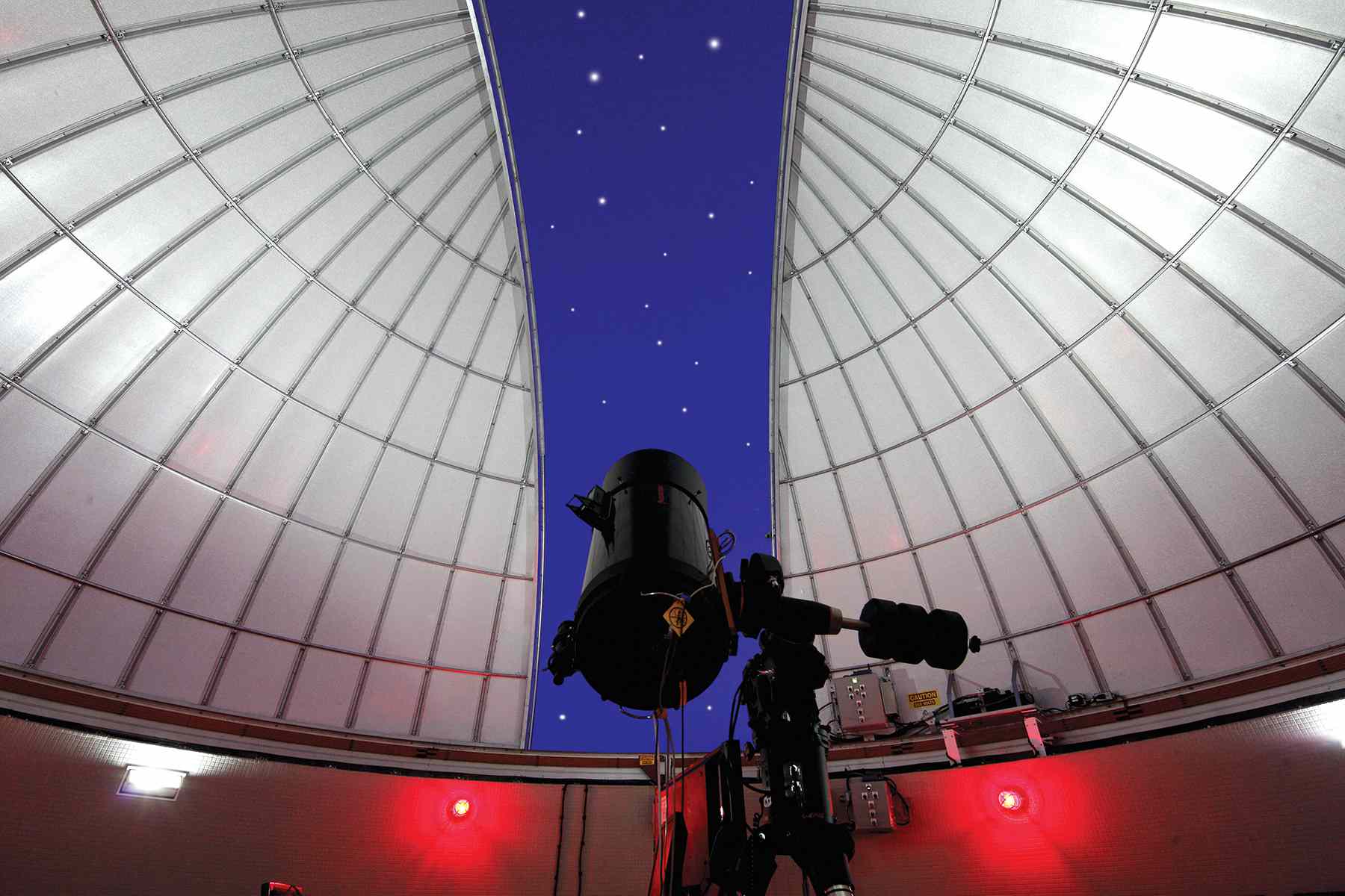 Ciel nocturne de l'observatoire de Primland avec des étoiles