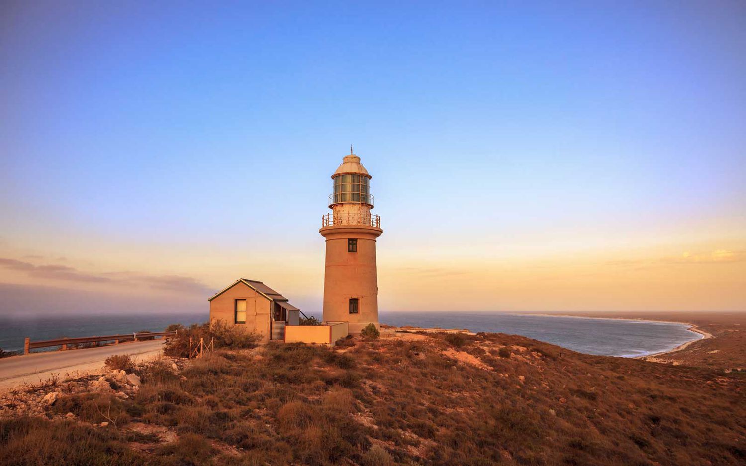 Coucher du soleil au phare de Ningaloo près d'Exmouth, Australie occidentale.