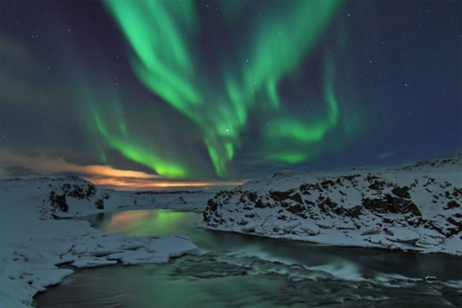 Aurores boréales au-dessus de l'Islande