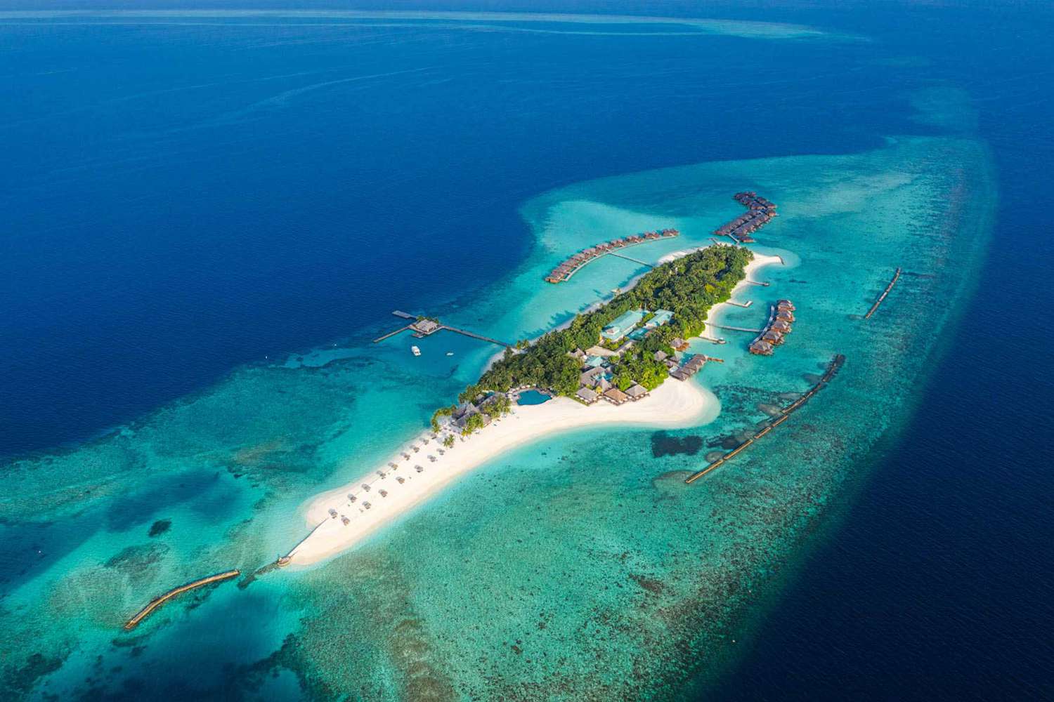 Vue aérienne de Veligandu Island Resort & Spa aux Maldives