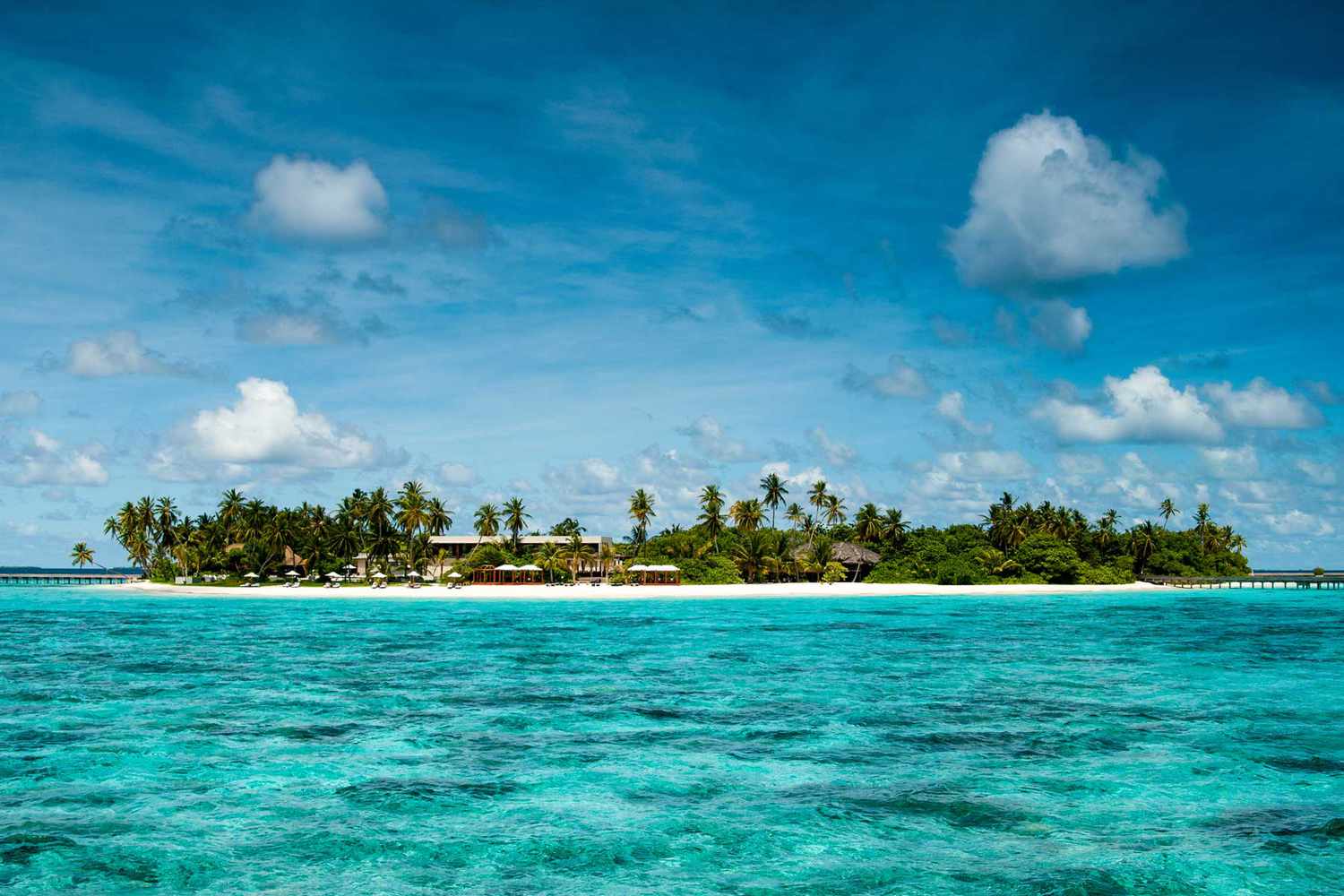 Hadahaa Island, Maldives, entourée d'eaux cristallines