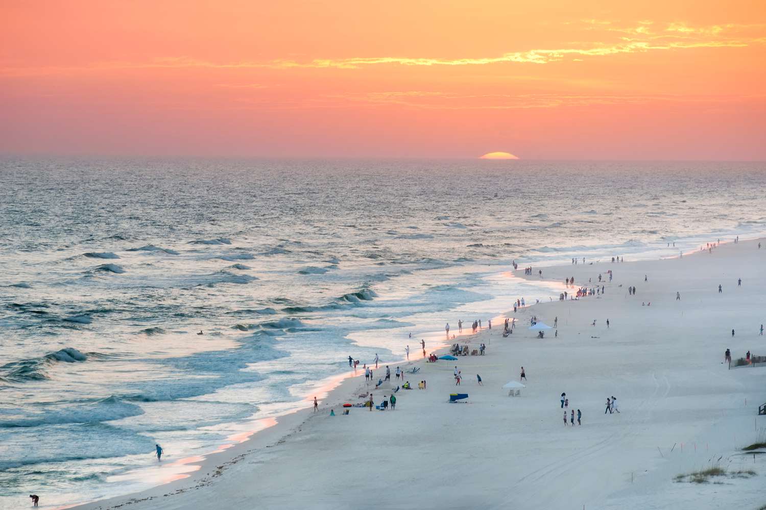 Coucher de soleil à Orange Beach en Alabama.