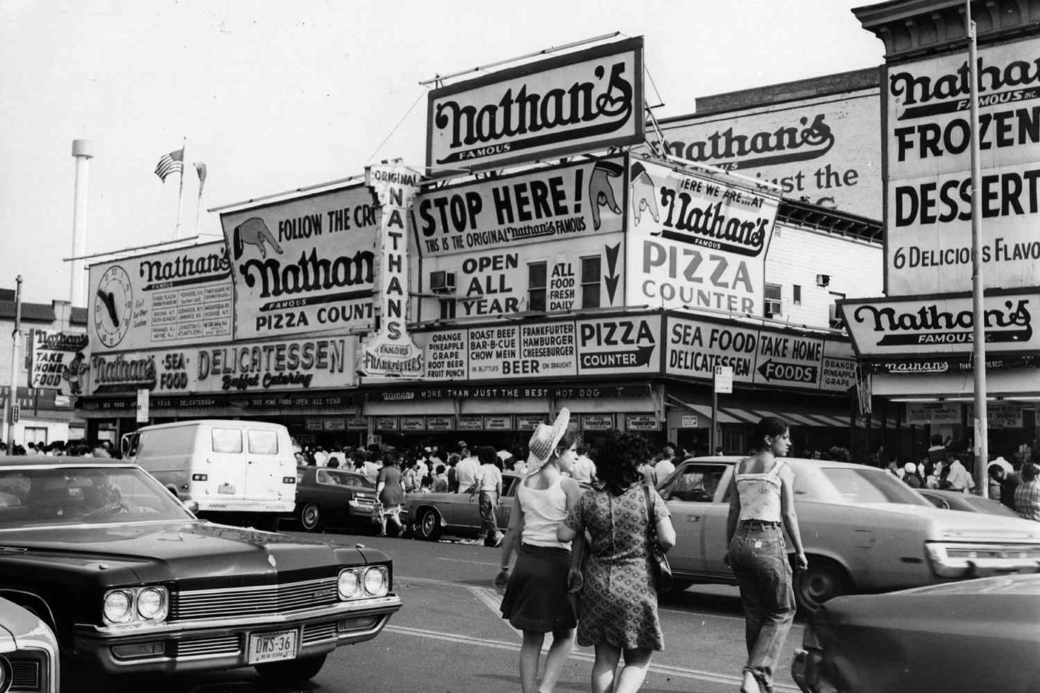 Restaurant Nathan's Famous à Coney Island, New York à partir d'avril 1976
