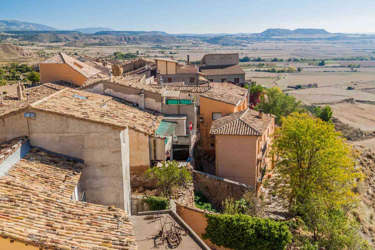 Vieilles maisons dans le village de Bolea, province d'Aragon, Pyrénées espagnoles