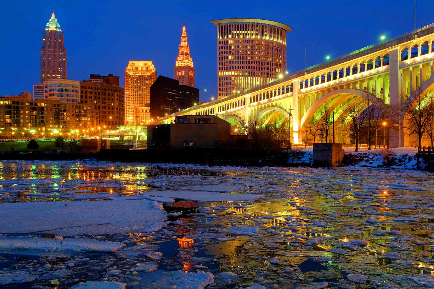Le centre-ville de Cleveland par une nuit d'hiver