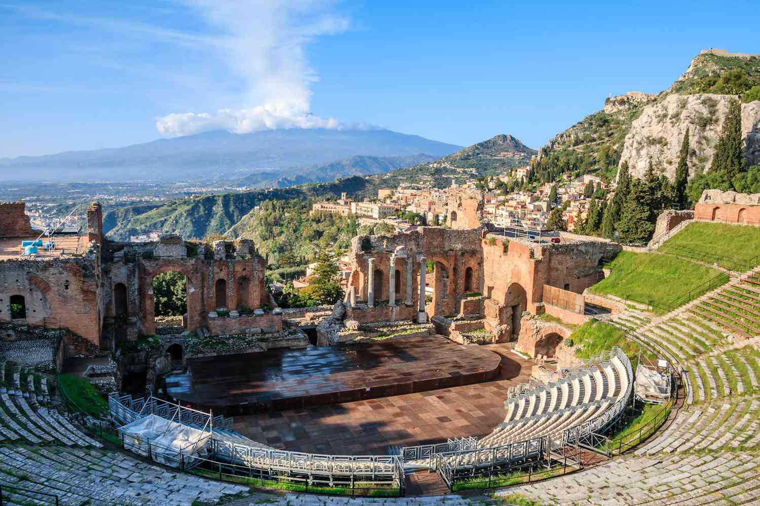 Le théâtre grec (Teatro Greco) et l'Etna, Taormina, Sicile