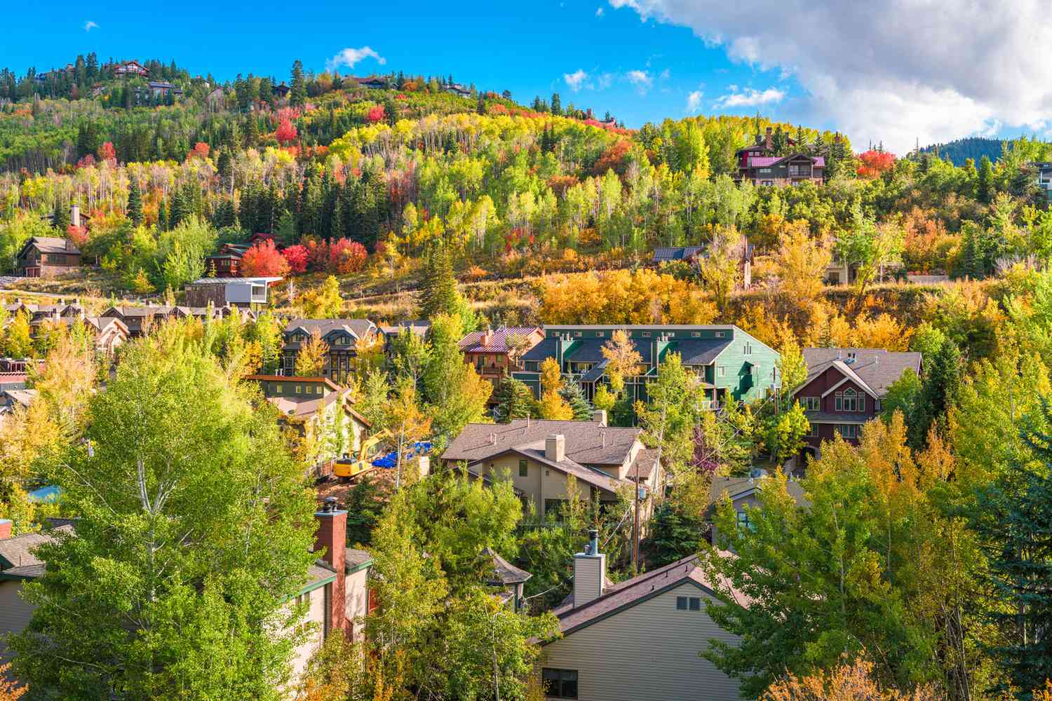 Park City, Utah arbres et maisons au début de l'automne