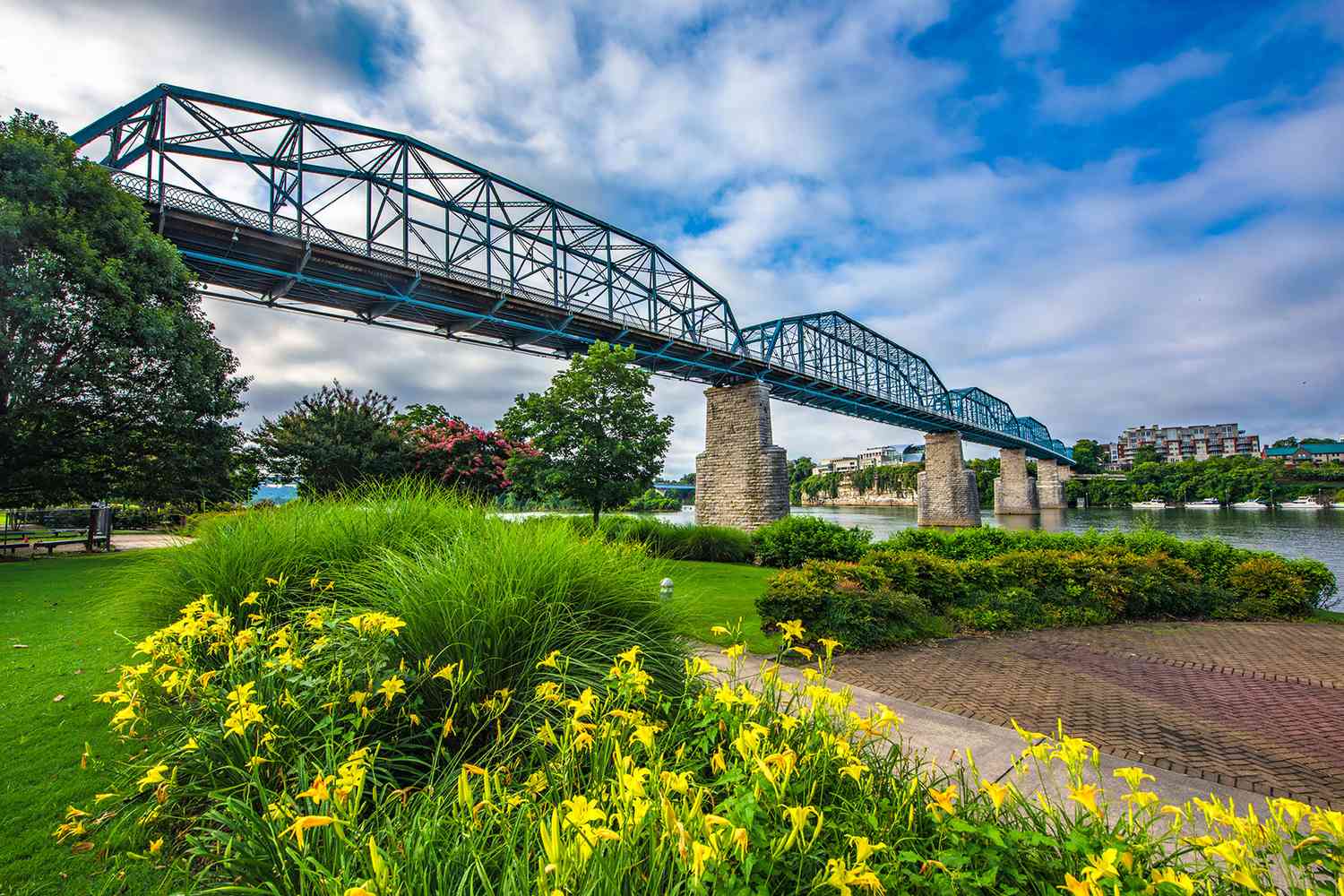 Centre-ville de Chattanooga Tennessee TN Coolidge Park et Market Street Bridge.
