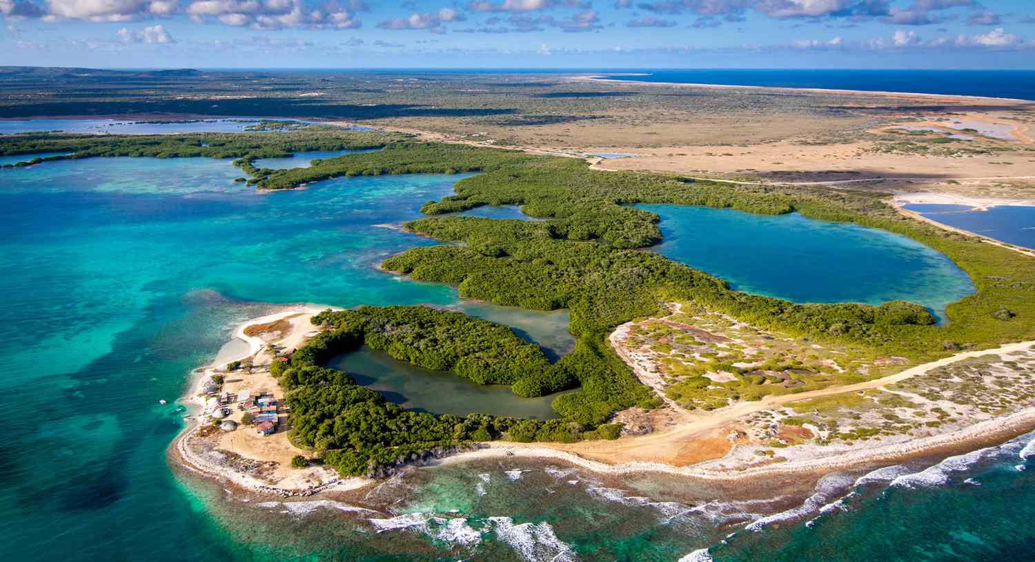 Un paysage de terre et d'eau à Bonaire