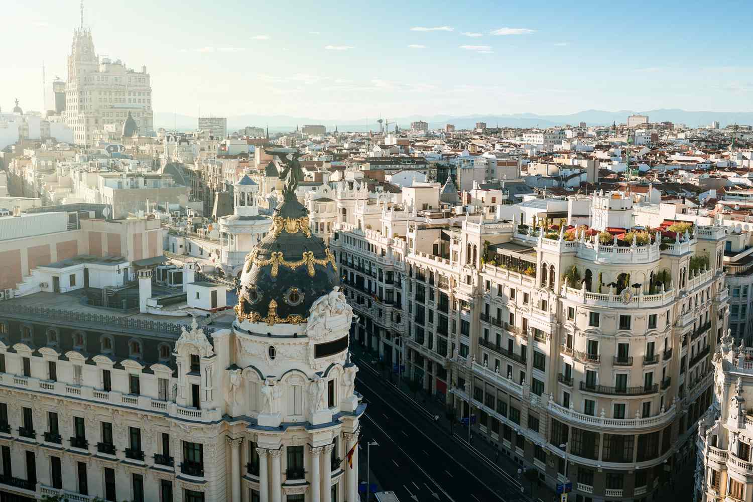 Paysage de la ville de Madrid avec la rue Gran Via, Espagne