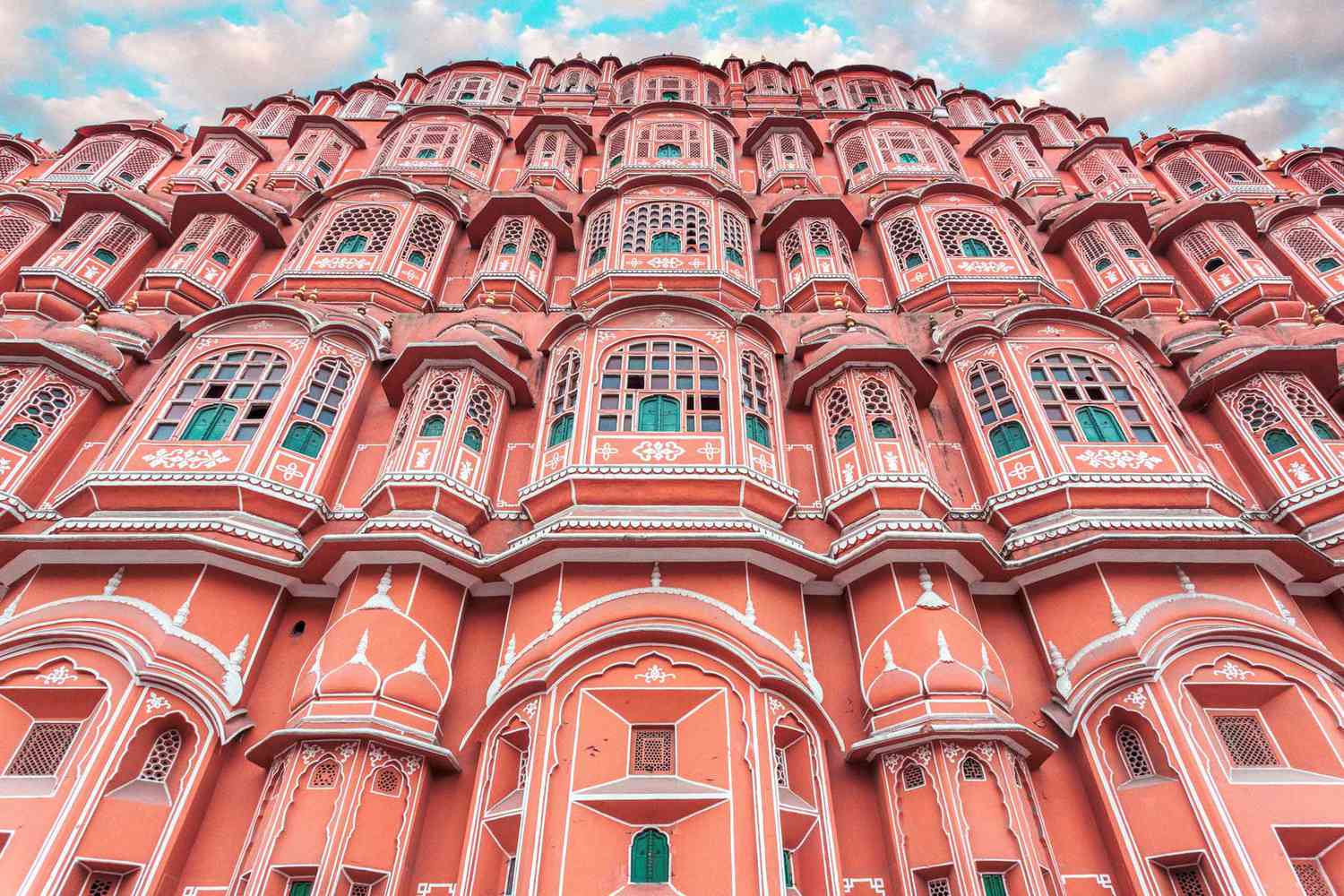 Détail rose et blanc du Palais des vents à Jaipur, en Inde, élu l'une des meilleures villes du monde
