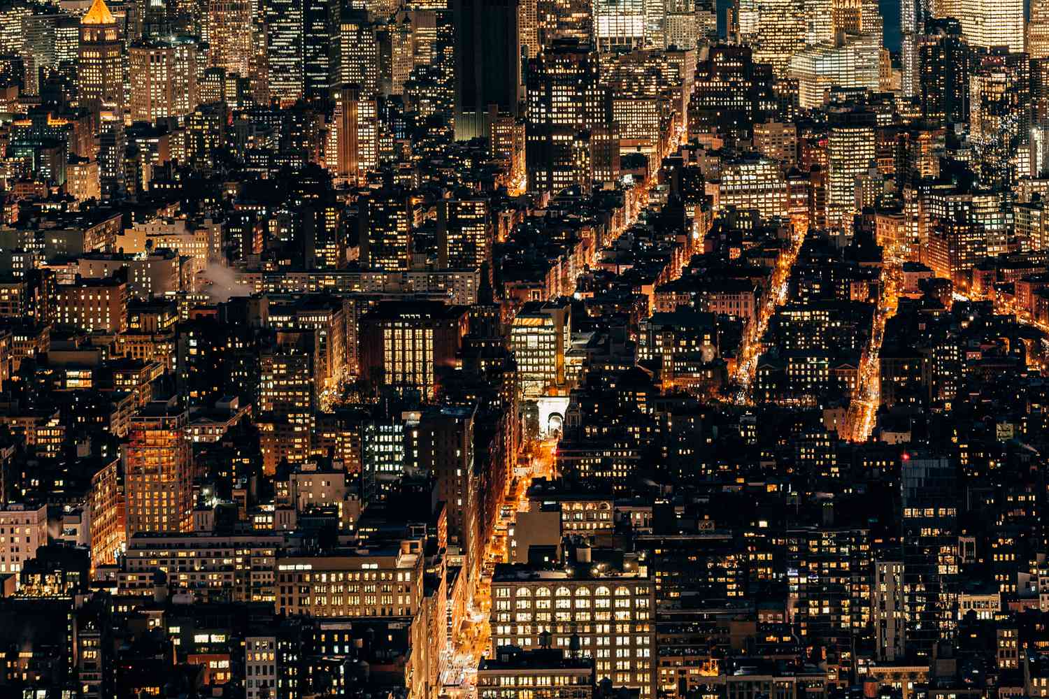 Antenne de Manhattan la nuit