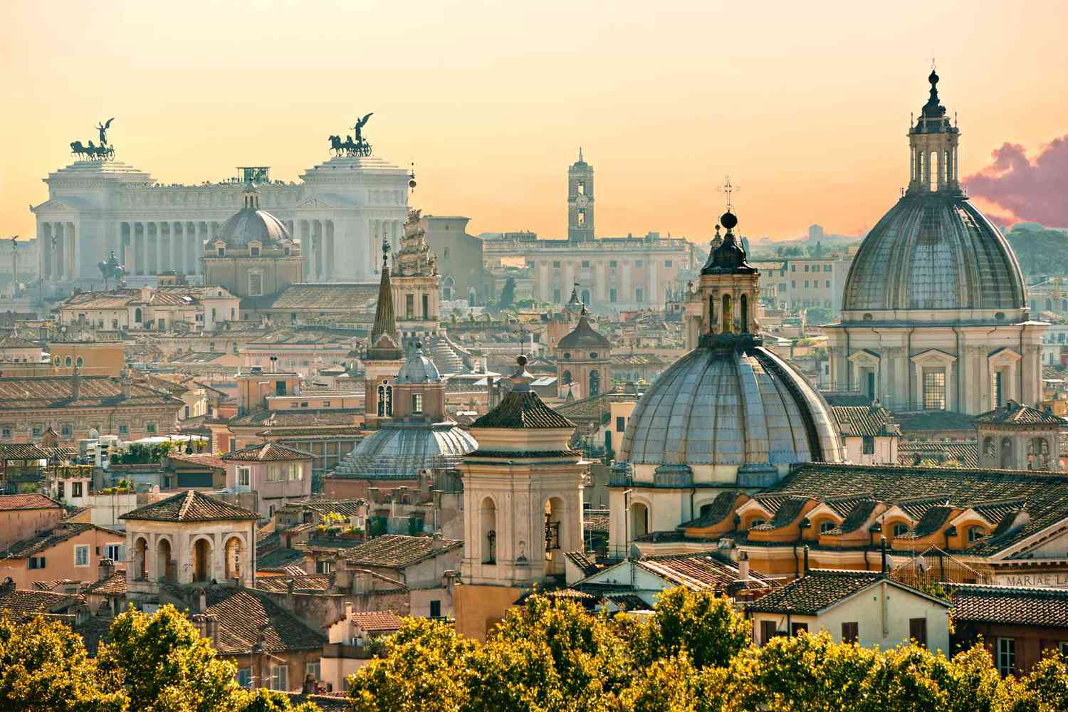 Vue depuis Castel St Angelo sur les toits d'un bâtiment emblématique de Rome, en Italie, élue l'une des meilleures villes du monde