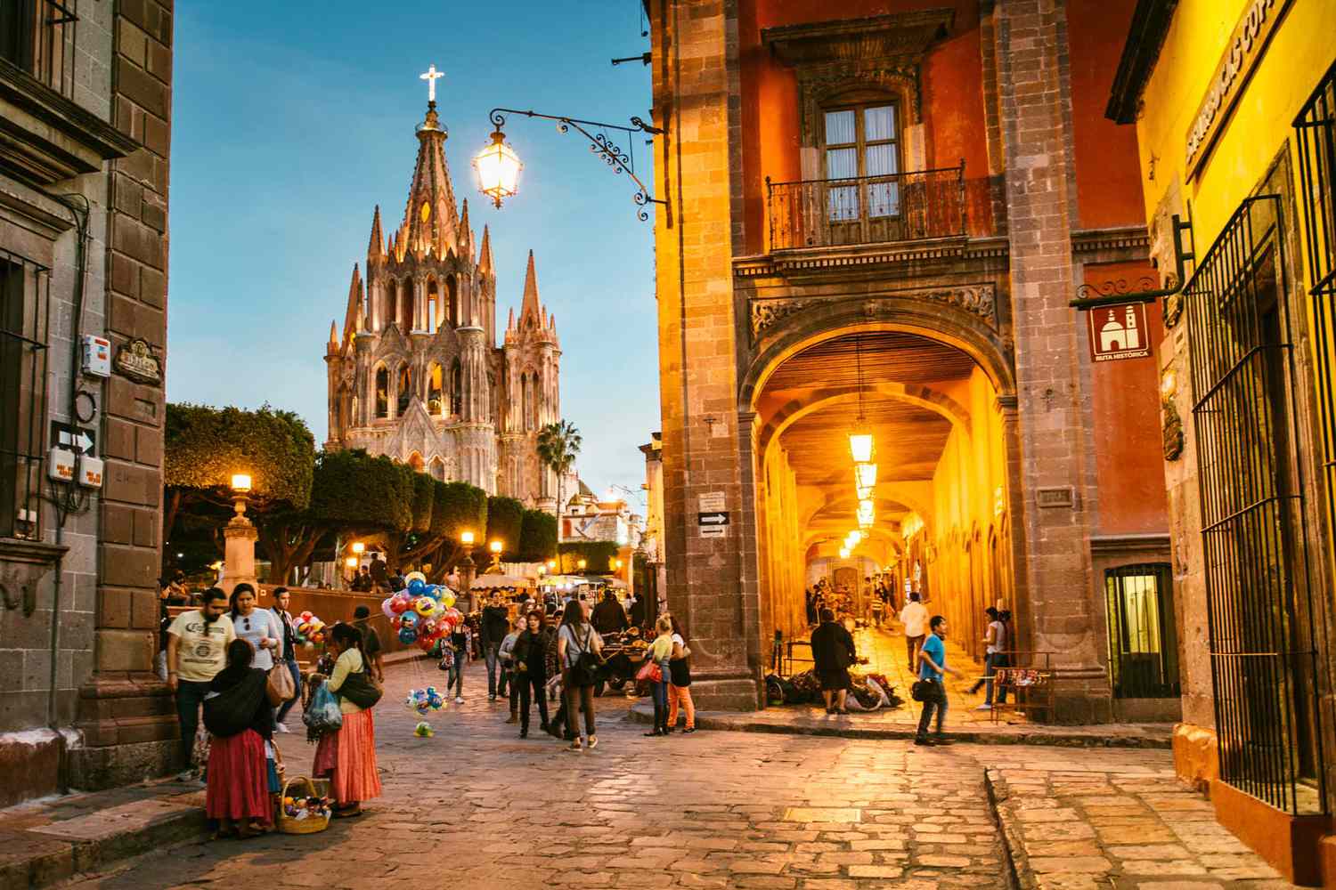 Une place animée à San Miguel de Allende, au Mexique, élue meilleure ville du monde