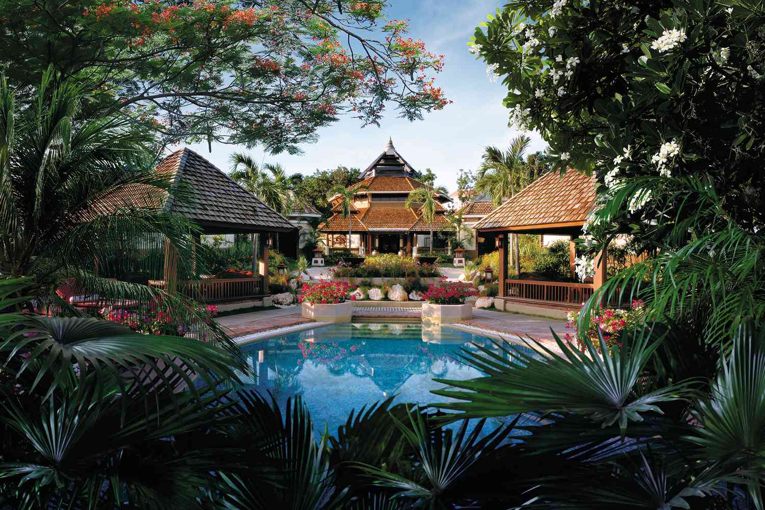 La piscine et la propriété du Shangri-La's Mactan Resort & Spa